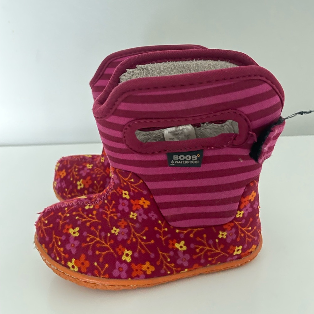 Bogs toddler size 6 waterproof boots